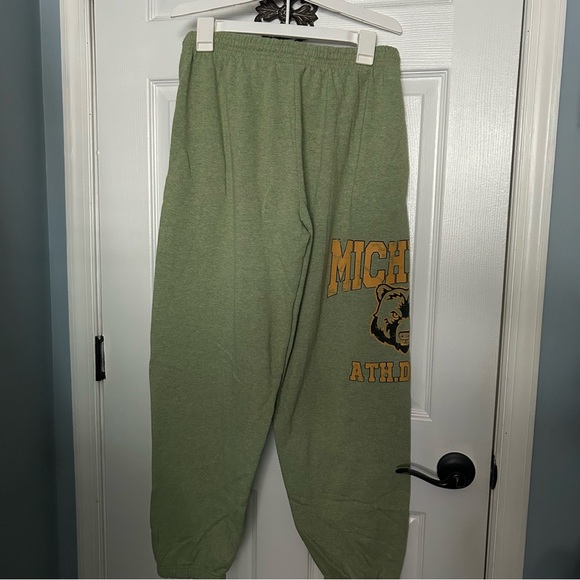 patch sweatpants - Picture 2 of 3